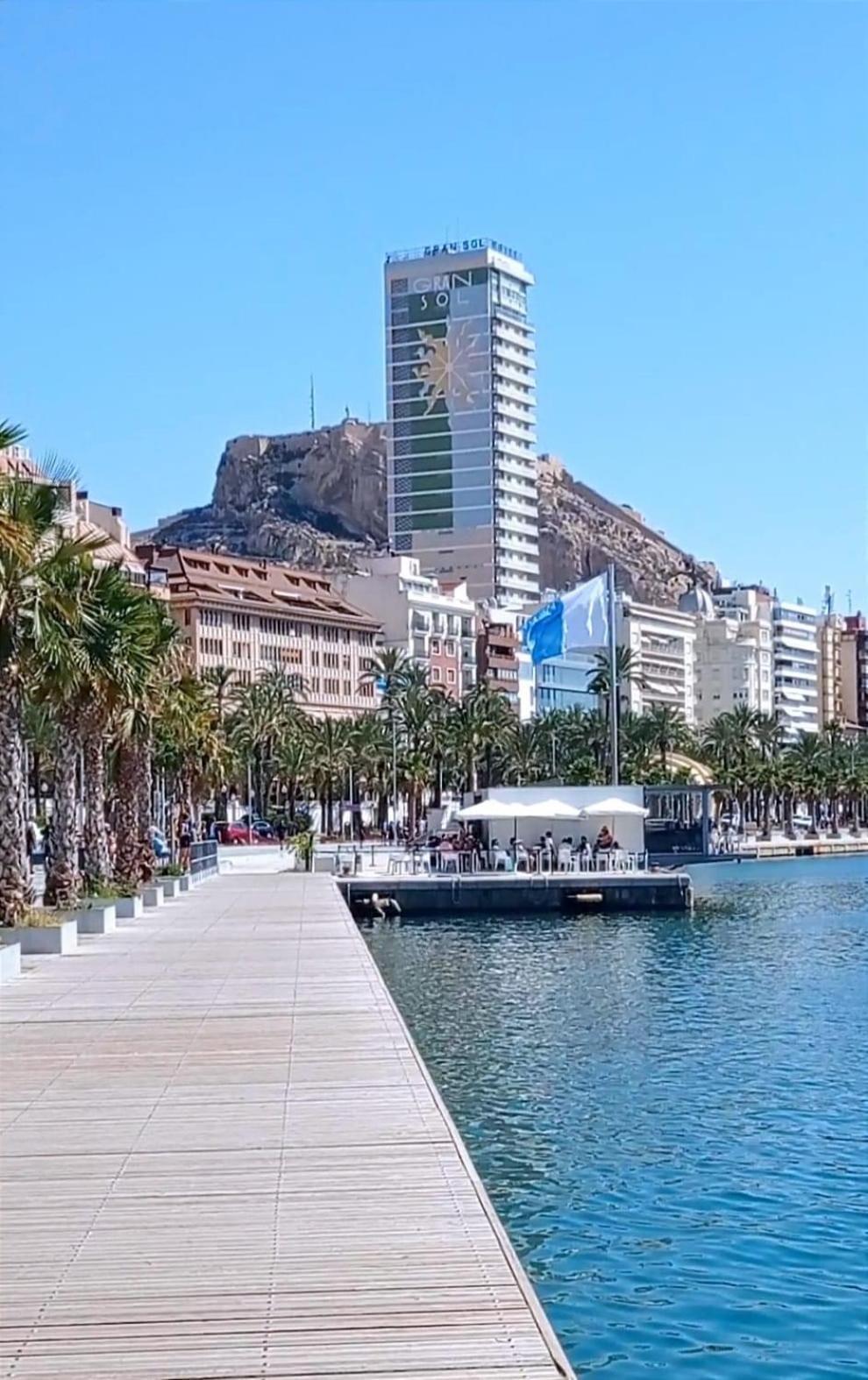Gran Atico Con Terraza En El Centro De アリカンテ エクステリア 写真